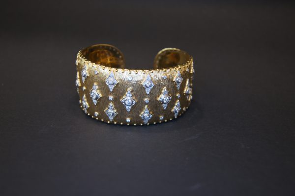 Ein Armreif vom Goldshop aus Dinslaken