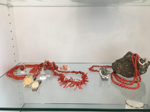 Roter Schmuck vom Gold Shop aus Dinslaken